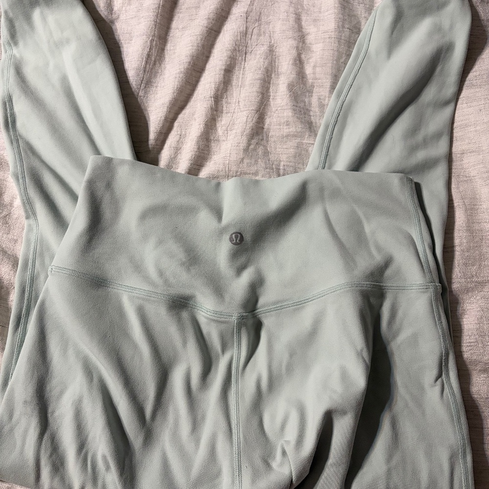Lululemon size 6 leggings